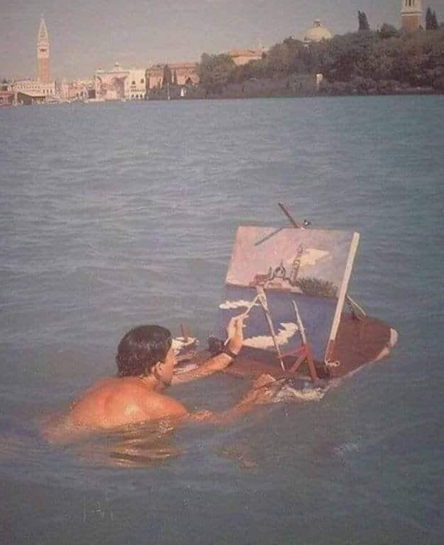 Salvador Dali pontando em 1947