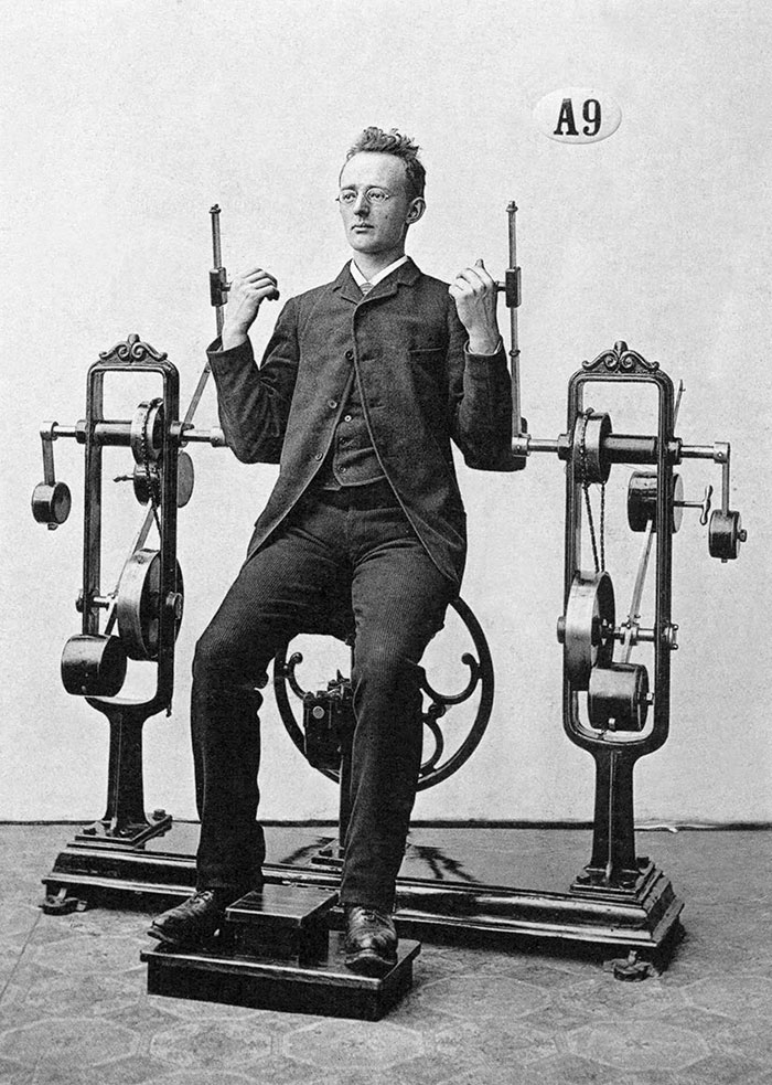 Os primeiros equipamentos de ginástica do mundo foram projetados pelo Dr. Gustav Zander, em 1892