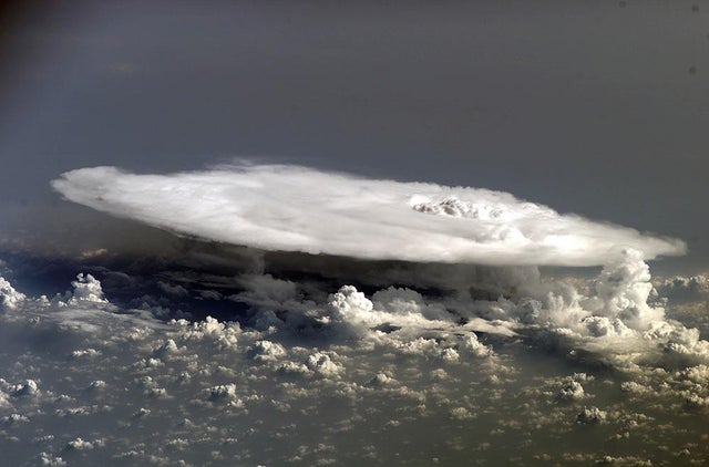 Nuvem cumolonimbus sobre a África vista do espaço