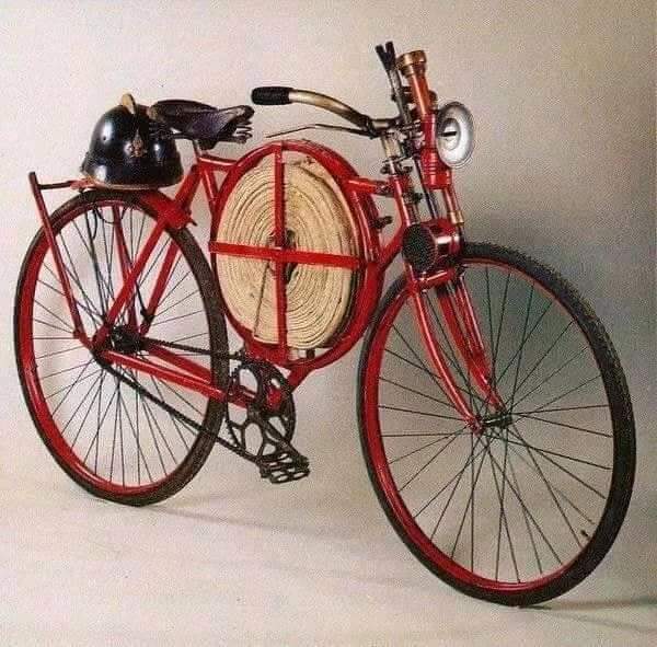 Bicicleta de bombeiro do ano 1905.