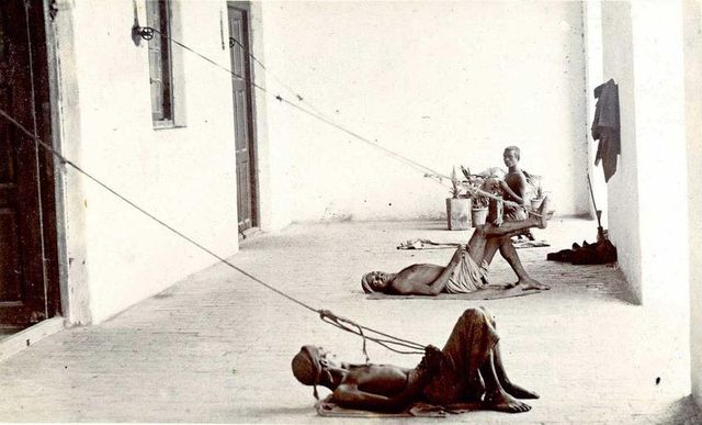 Wallahs de Punkah em ação, na Índia Britânica, início do século 20. Os wallahs eram operadores de ventiladores manuais antes da criação do ventilador elétrico. Eles usavam as pernas para fazer os aparelhos de teto funcionarem.