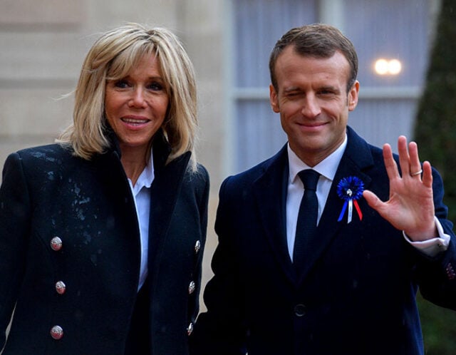 O presidente francês Emmanuel Macron (43) é 25 anos mais jovem que sua esposa (68). Eles se conheceram quando ele ainda era um estudante de 15 anos e ela era sua professora