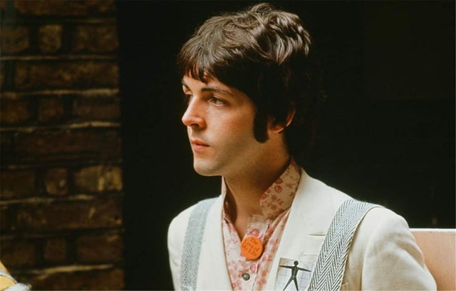 Em 1967, Paul McCartney deixou um estranho que afirmava ser Jesus Cristo participar de uma sessão de gravação dos Beatles. Paul disse: 