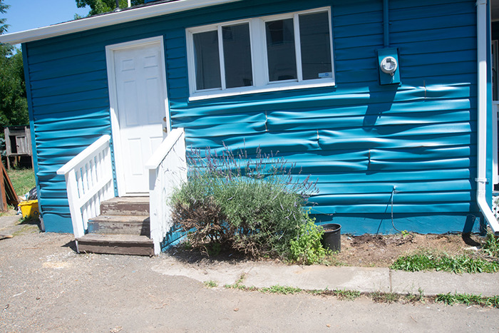 Um dia quente em Portland acabou derretendo o revestimento de vinil de uma casa