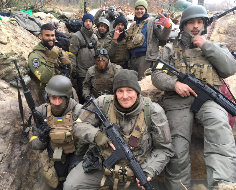 Primeira legião internacional de forças de defesa territorial da Ucrânia (combatentes dos EUA, México, Índia, Suécia e outros).