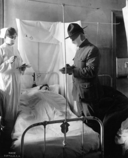 Máscaras e cuidados usados no Hospital Geral dos Estados Unidos, em Nova Iorque, durante a pandemia de gripe espanhola, em 1918.