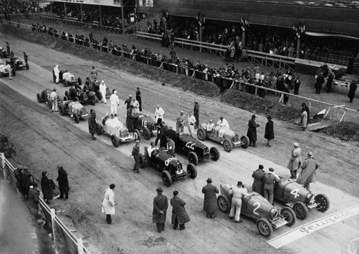 Formação para o Grande Prêmio da Turquia de Formula Um, em 1933.