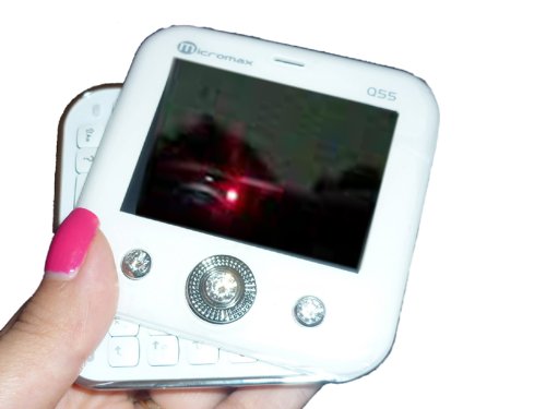 A Micromax apresentou em 2011 um celular cujas teclas eram cravejadas com brilhantes e modelos que custavam entre R$ 120 e R$ 450, mas também não decolou, principalmente porque não fechou parceria com nenhuma das companhias telefônicas do Brasil.