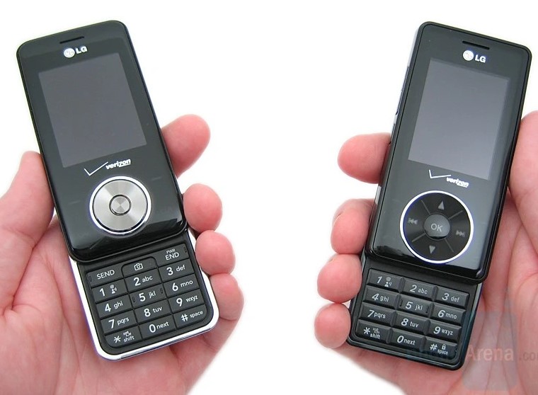 O LG Chocolate inaugurou em 1997 um novo conceito: celular com teclado deslizável. Porém, em 2021 decidiu parar de produzir celulares após acumular anos de prejuízo. Curiosamente, rivalizou anos com a Samsung no mercado de smartphones.
