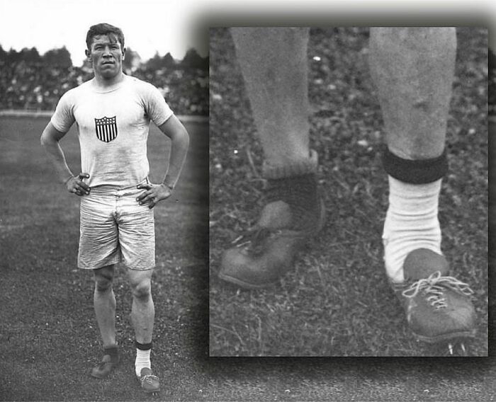 Em 1912, Jim Thorpe, um nativo americano, teve seus tênis de corrida roubados na manhã de seu evento olímipico de atletismo. Ele encontrou um par de sapatos incompatíveis no lixo e correu com eles para ganhar duas medalhas de ouro olímpicas naquele dia.