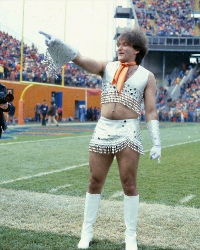 Robbin Williams como líder de torcida do Denver Broncos, 1979.