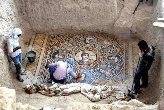 Mosaicos de vidro de 2000 anos, da antiga cidade de Zeugma, na Turquia.