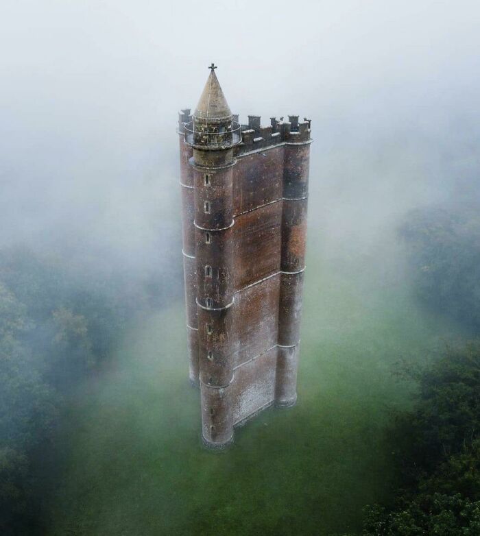 Torre do Rei Alfred, na Inglaterra, construída em 1772