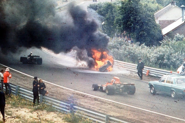 Carro de Roger Williamson em chamas durante o Grande Prêmio da Holanda de 1973. Roger não sobreviveu - 29 de julho de 1973.