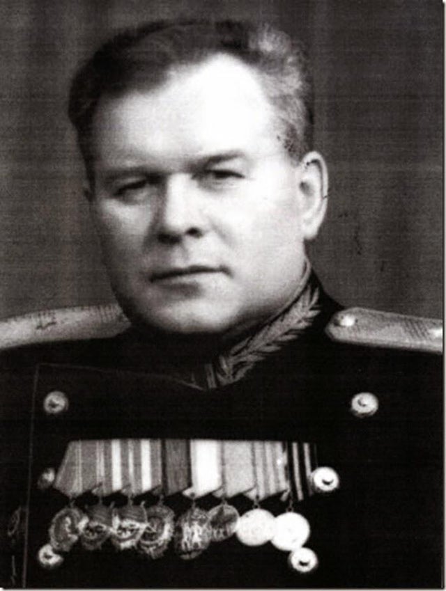 Oficial do NKVD Vasily Blokhin. Este homem matou pessoalmente mais de 7 mil prisioneiros poloneses em 1940.
