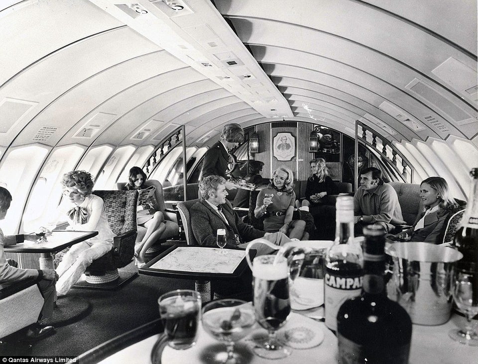 O luxo de voar na primeira classe de um Qantas Airways 747, em 1971.