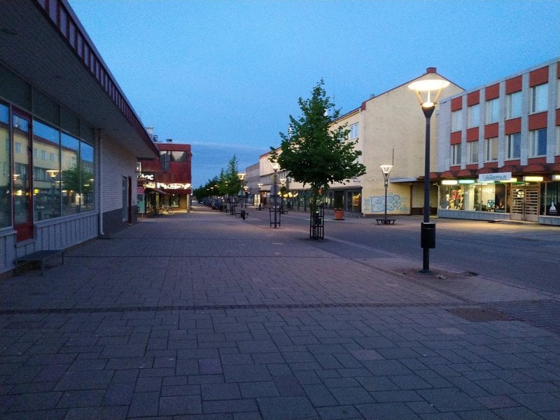 Meia-noite na Finlândia durante o verão.