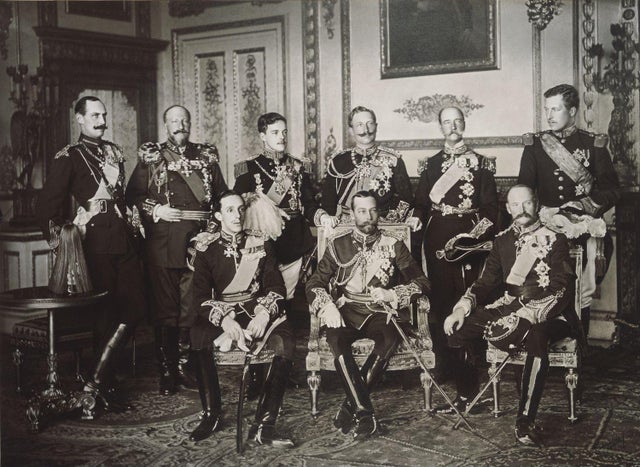 Os 9 reis da Europa se reuniram pela primeira e única vez no funeral do Rei Eduardo VII, em Londres. 20 de maio de 1910.