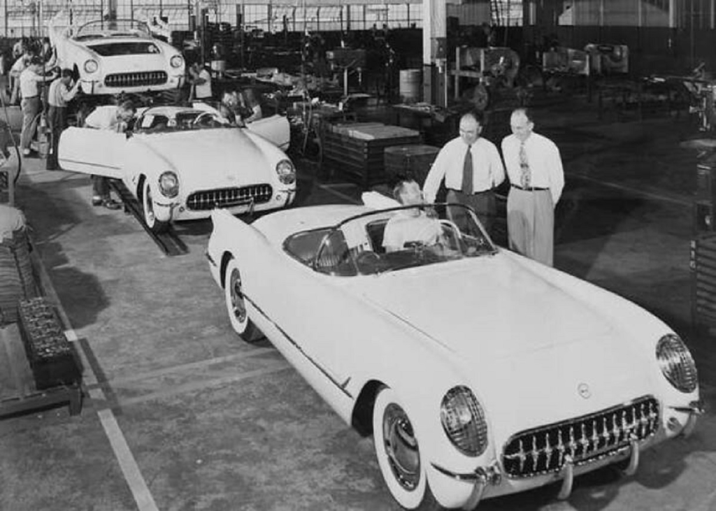 Esta é a aparência dos primeiros Corvettes já produzidos